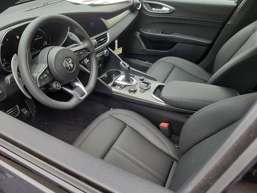 2025 Alfa Romeo Giulia RWD
