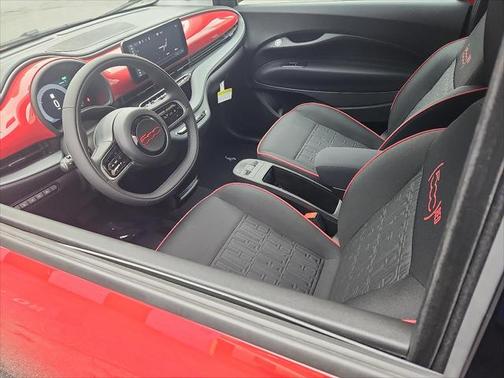 2024 FIAT 500e INSPI(RED) FWD