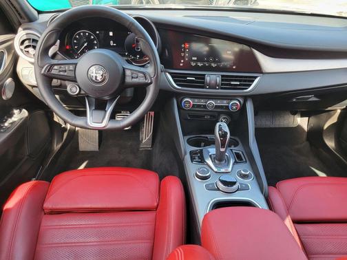 2024 Alfa Romeo Giulia Veloce RWD