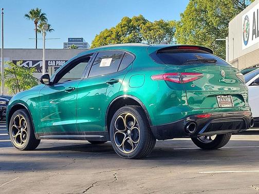 2025 Alfa Romeo Stelvio Sprint AWD