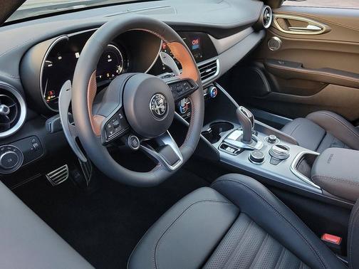 2025 Alfa Romeo Giulia Intensa RWD
