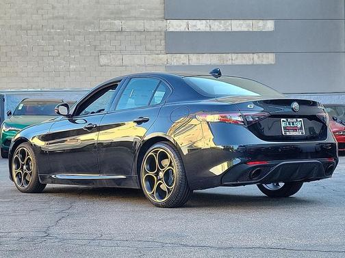 2025 Alfa Romeo Giulia Intensa RWD