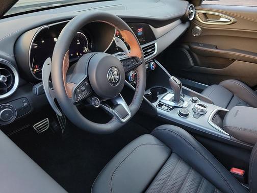 2025 Alfa Romeo Giulia Intensa RWD