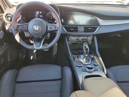 2025 Alfa Romeo Giulia Intensa RWD