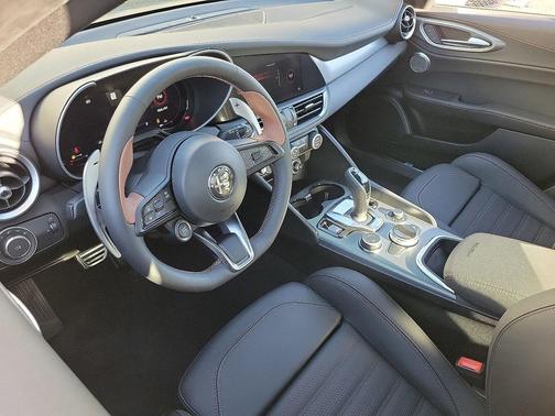 2025 Alfa Romeo Giulia Intensa RWD