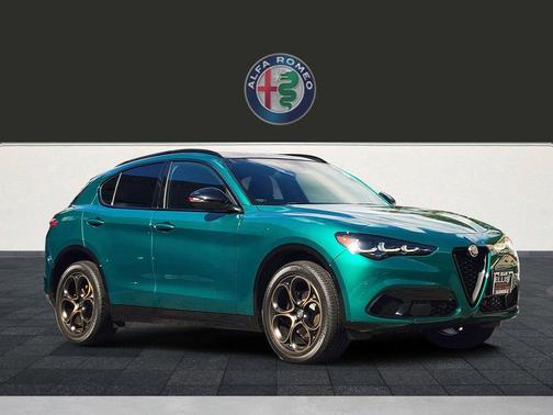 2025 Alfa Romeo Stelvio Sprint AWD