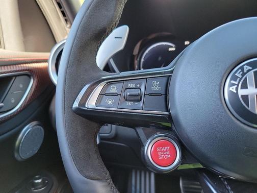 2024 Alfa Romeo Giulia Quadrifoglio