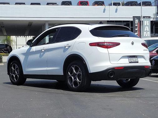 2022 Alfa Romeo Stelvio Sprint