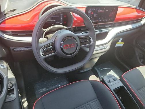 2024 FIAT 500e INSPI(RED) FWD