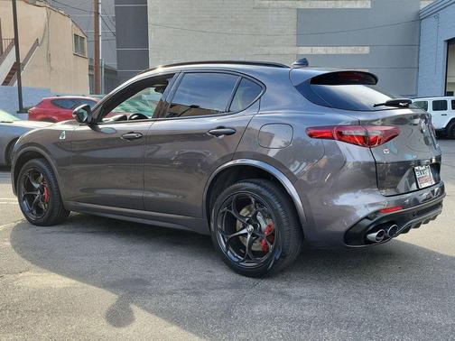 2022 Alfa Romeo Stelvio Quadrifoglio