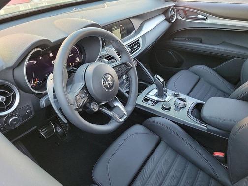 2025 Alfa Romeo Stelvio Sprint AWD