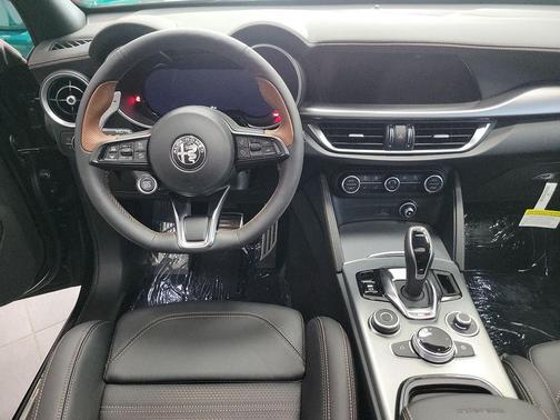 2025 Alfa Romeo Stelvio Sprint AWD