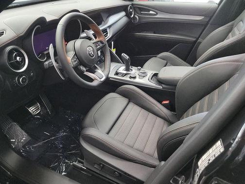 2025 Alfa Romeo Stelvio Sprint AWD