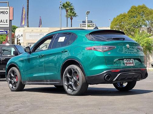 2025 Alfa Romeo Stelvio Sprint AWD