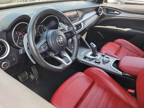 2022 Alfa Romeo Stelvio Ti