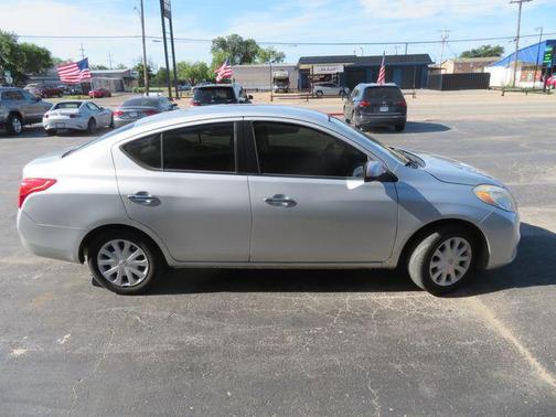 2012 Nissan Versa 1.6 S