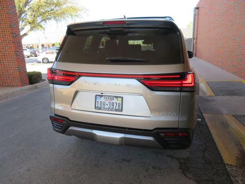 2024 Lexus LX 600 Ultra Luxury