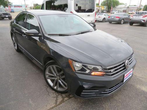 2017 Volkswagen Passat 1.8T R-Line w/Comfort