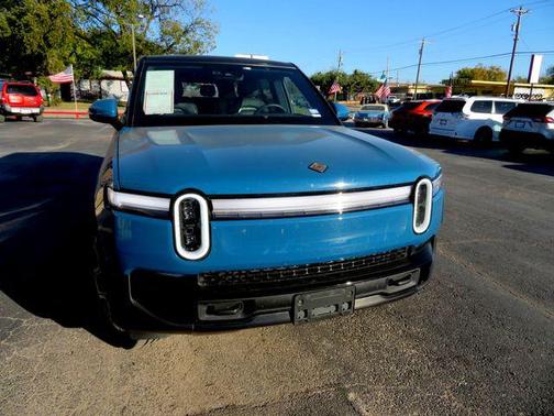 2025 Rivian R1S Adventure