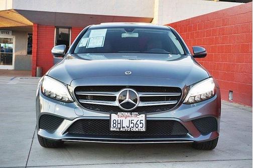 Photo 4 of 36 of 2019 Mercedes-Benz C-Class C 300