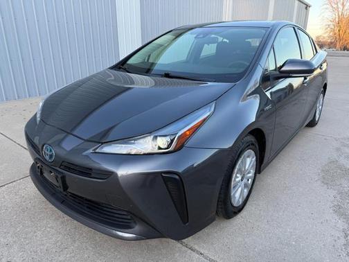 2022 Toyota Prius LE