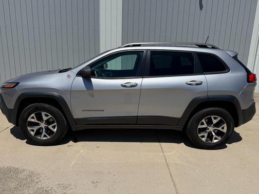 Billet Silver Metallic Clearcoat 2017 Jeep Cherokee Trailhawk