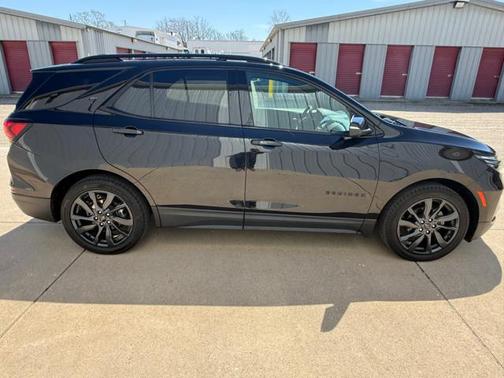 Mosaic Black Metallic 2022 Chevrolet Equinox FWD RS