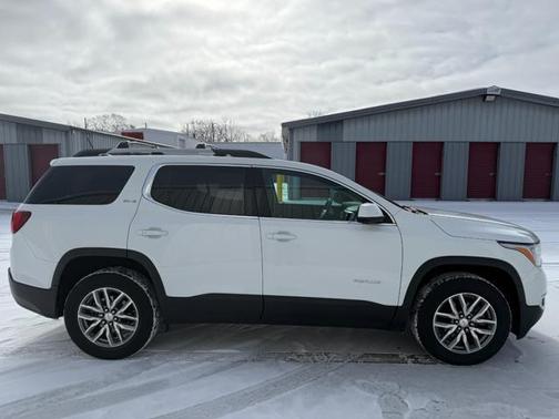 2017 GMC Acadia SLE-2