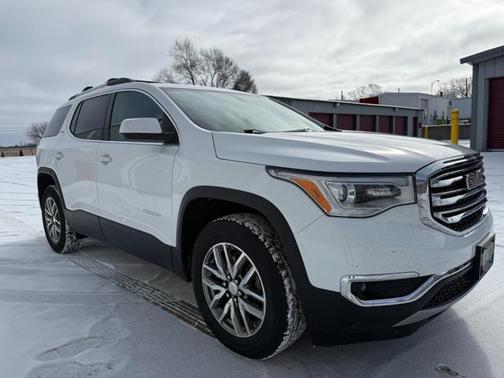 2017 GMC Acadia SLE-2