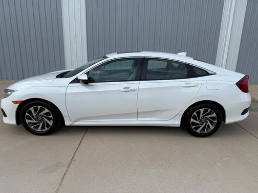 White 2018 Honda Civic EX