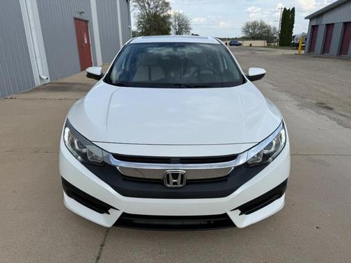 White 2018 Honda Civic EX