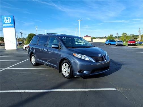 2015 Toyota Sienna LE