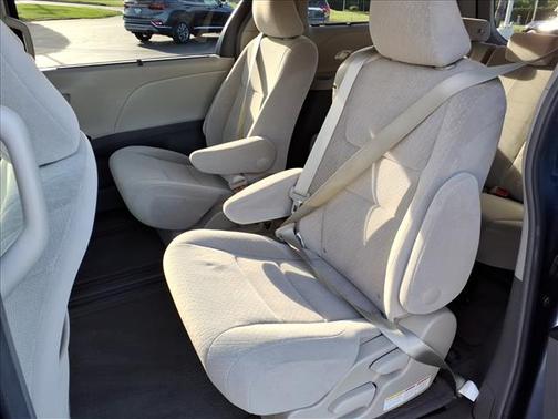 2015 Toyota Sienna LE