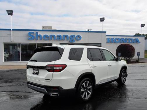 2025 Honda Pilot Touring