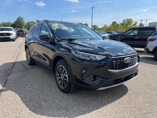 2025 Ford Escape PHEV SE