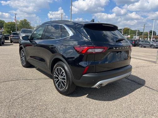 2025 Ford Escape PHEV SE