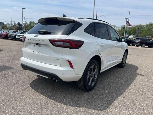 Star White Metallic Tri-Coat 2024 Ford Escape ST-Line