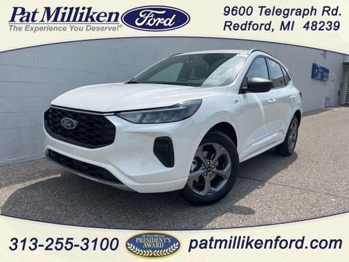 Star White Metallic Tri-Coat 2024 Ford Escape ST-Line