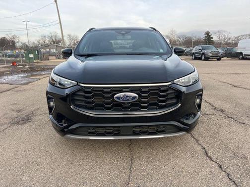 Agate Black Metallic 2023 Ford Escape ST-Line Elite