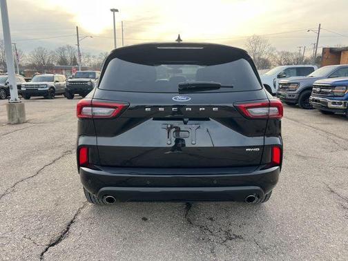 Agate Black Metallic 2023 Ford Escape ST-Line Elite