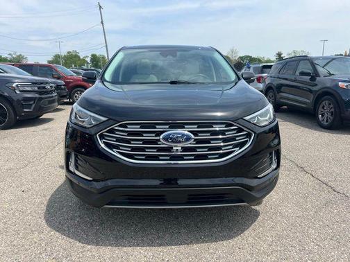 Agate Black Metallic 2023 Ford Edge Titanium