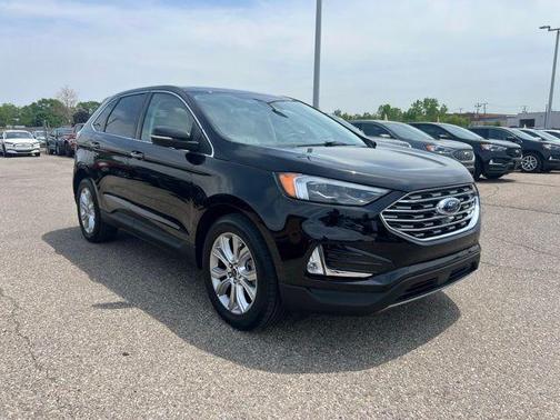 Agate Black Metallic 2023 Ford Edge Titanium