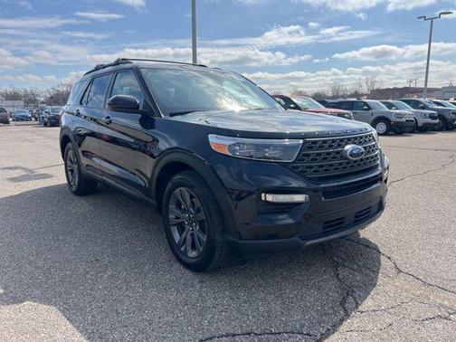 Agate Black Metallic 2022 Ford Explorer XLT