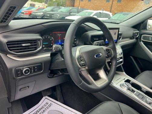 Agate Black Metallic 2024 Ford Explorer XLT