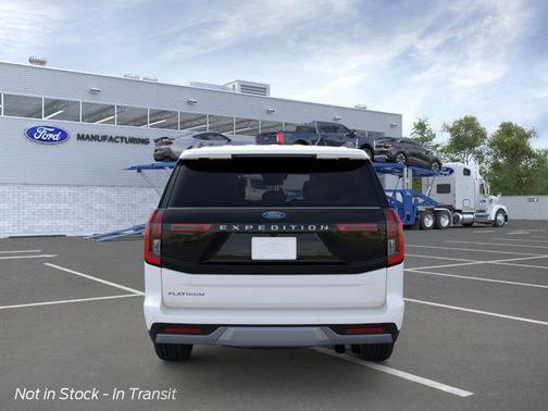 Star White Metallic Tri-Coat 2026 Ford Expedition Platinum