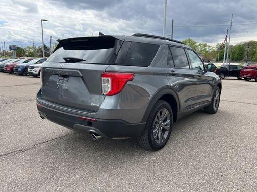 Carbonized Gray Metallic 2024 Ford Explorer XLT