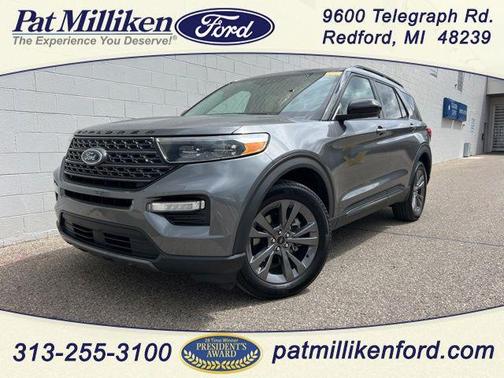 Carbonized Gray Metallic 2024 Ford Explorer XLT