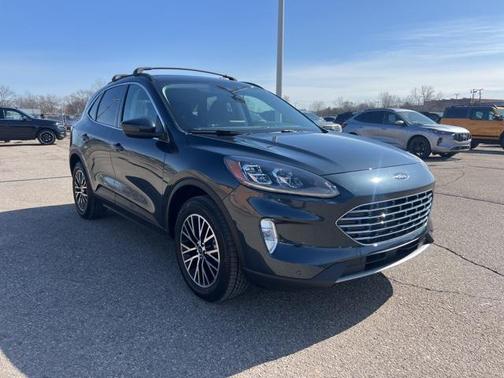 2022 Ford Escape Titanium