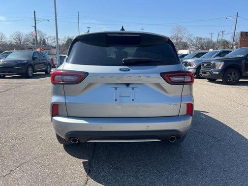 Iconic Silver Metallic 2024 Ford Escape ST-Line