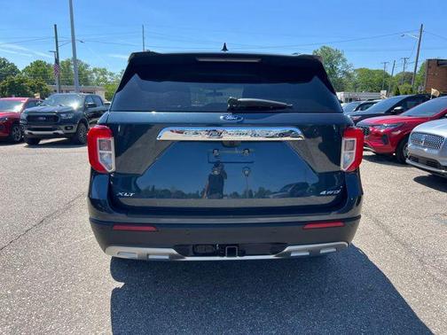 Stone Blue Metallic 2024 Ford Explorer XLT